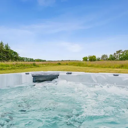 Modern And Stylish Near Gjerrild Nordstrand *