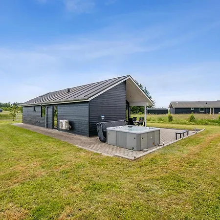 Modern And Stylish Near Gjerrild Nordstrand *