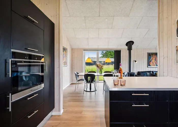 Дом отдыха Modern And Stylish Near Gjerrild Nordstrand Грена