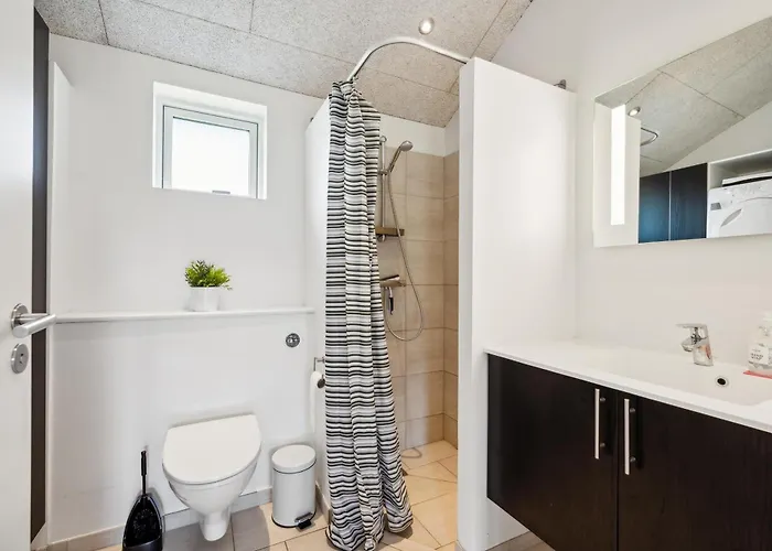 Дом отдыха Modern And Stylish Near Gjerrild Nordstrand Грена