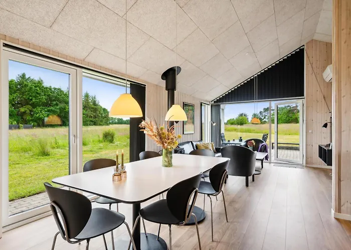 Дом отдыха Modern And Stylish Near Gjerrild Nordstrand Грена