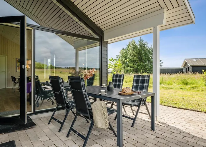 Modern And Stylish Near Gjerrild Nordstrand * Грена