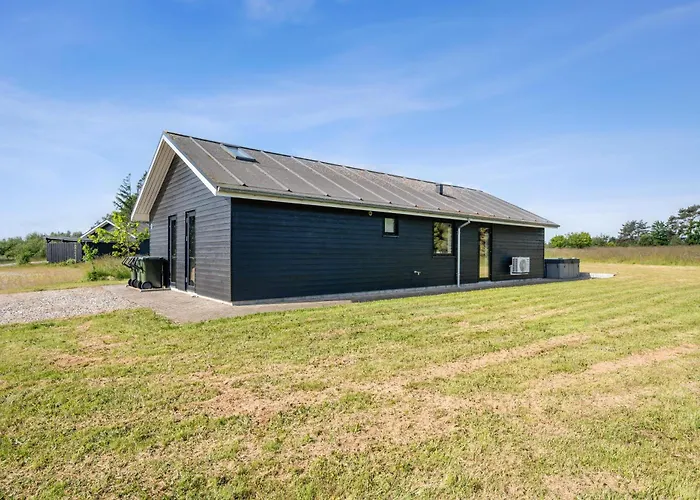 Modern And Stylish Near Gjerrild Nordstrand *